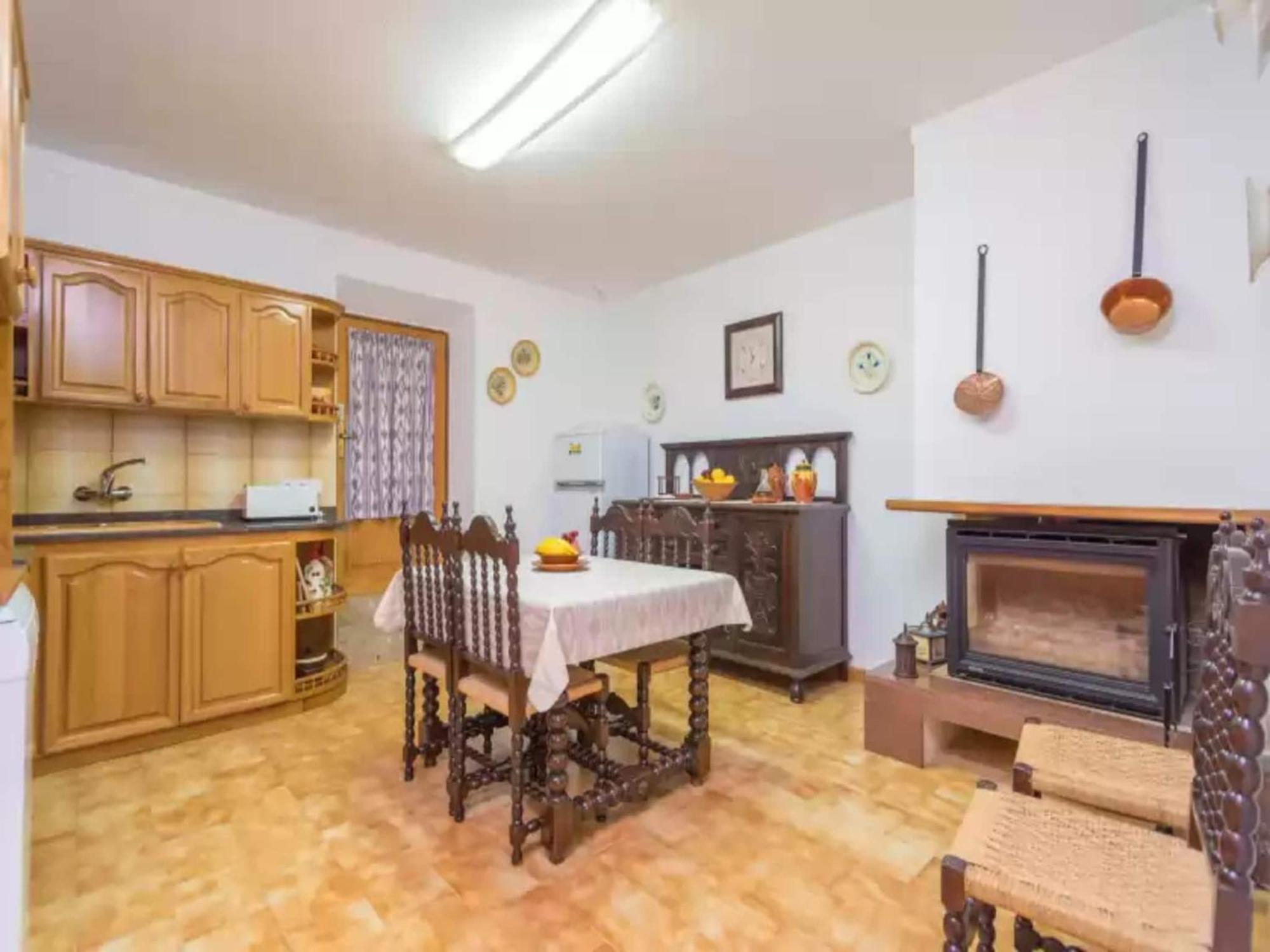 Villa Salvador - With Private Pool Moscari